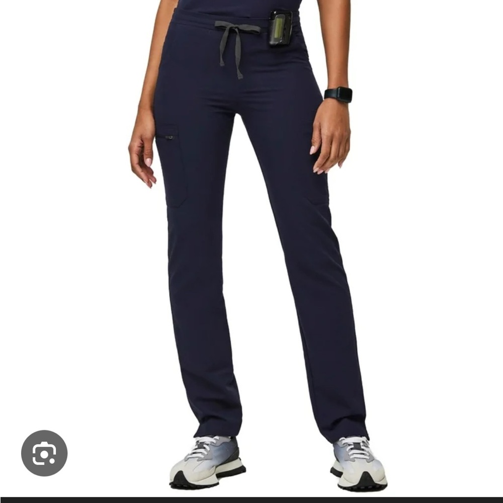 Figs straight leg yola 2.0 navy scrub Large